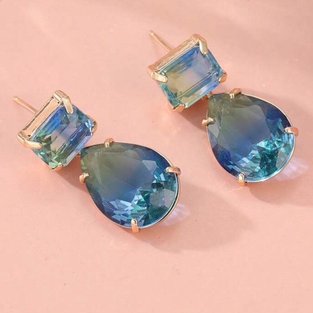Elegant Blue Drop Earrings R101